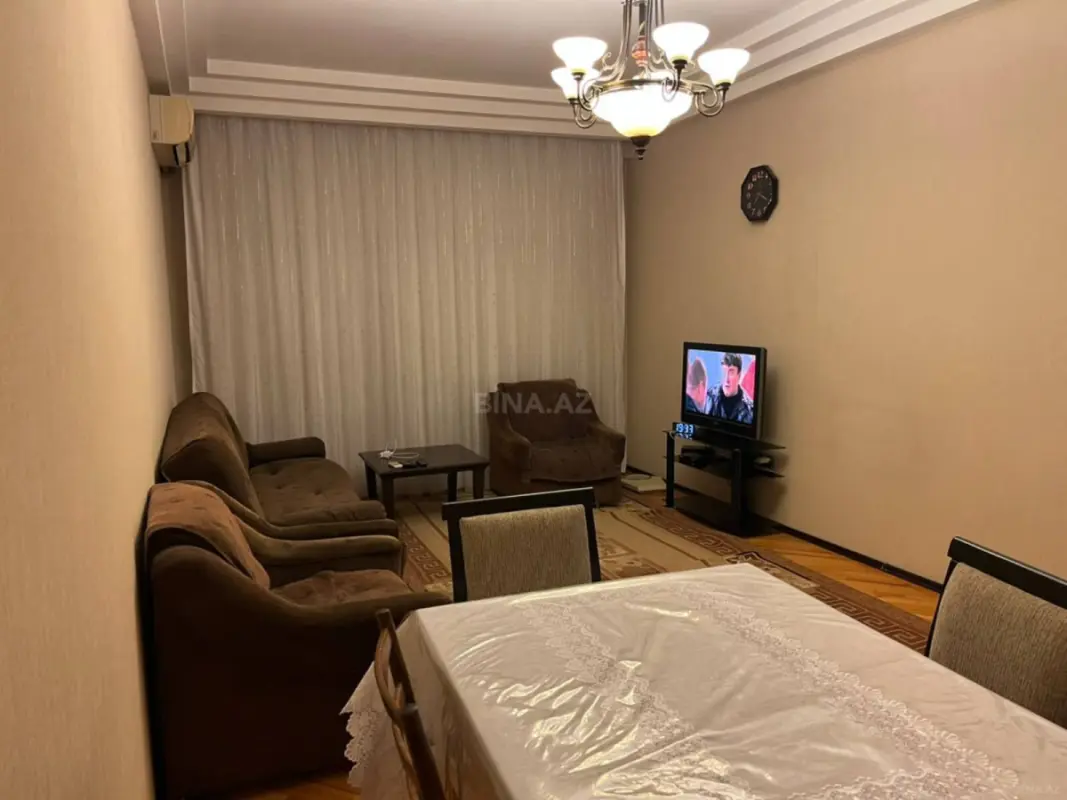 Satılır 2 otaqlı mənzil 82 m²