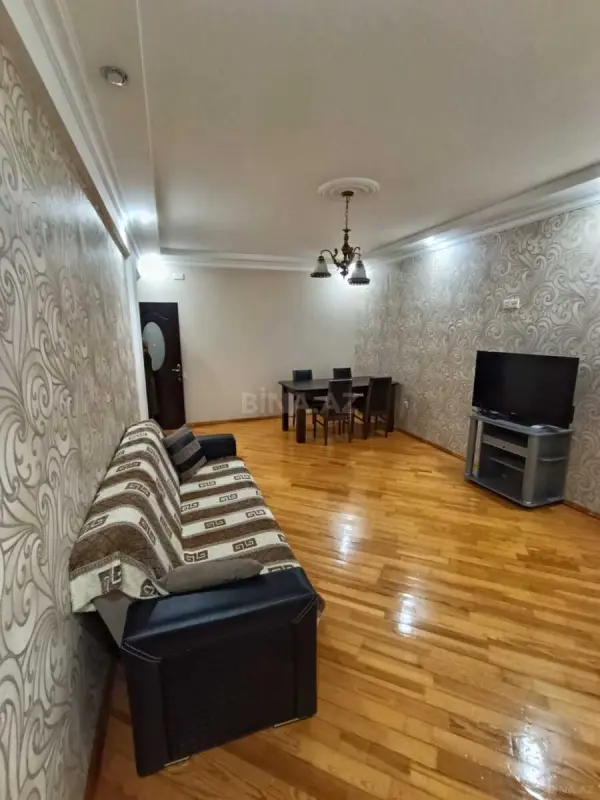 Kirayə verilir 2 otaqlı mənzil 84 m²