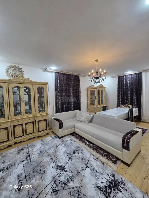 Satılır 5 otaqlı həyət evi 100 m²