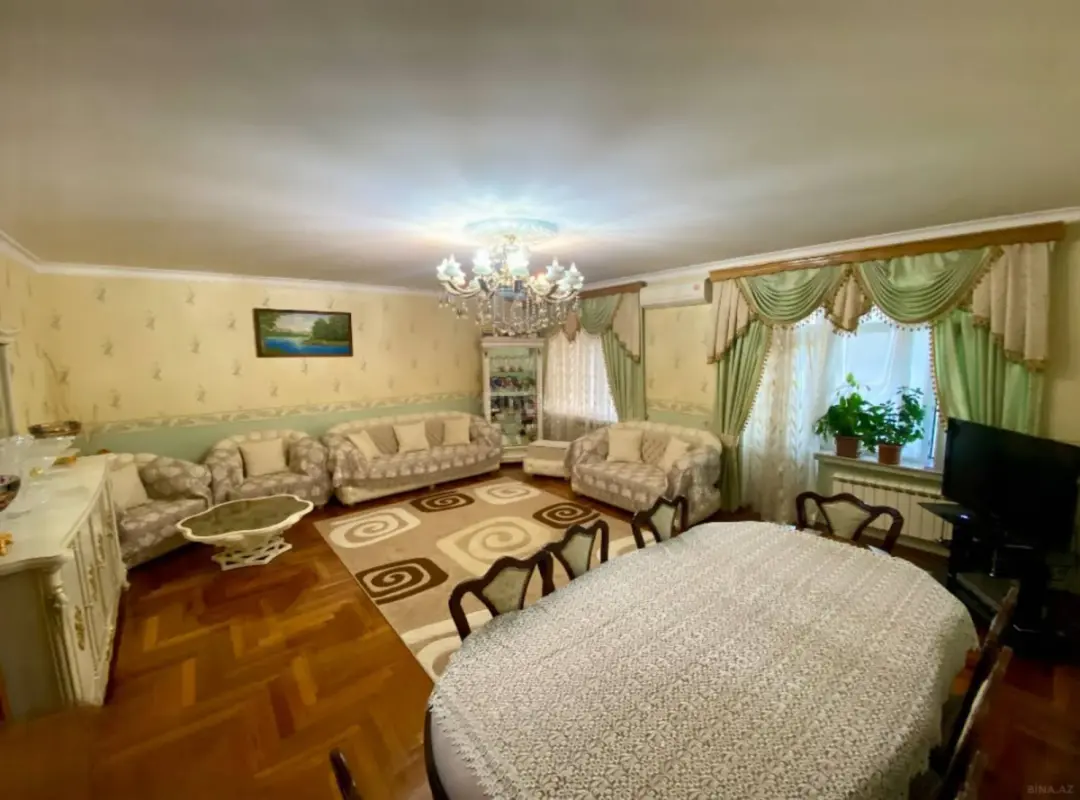 Satılır 5 otaqlı mənzil 150 m²