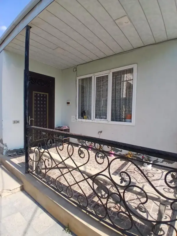 Satılır 4 otaqlı həyət evi 160 m²