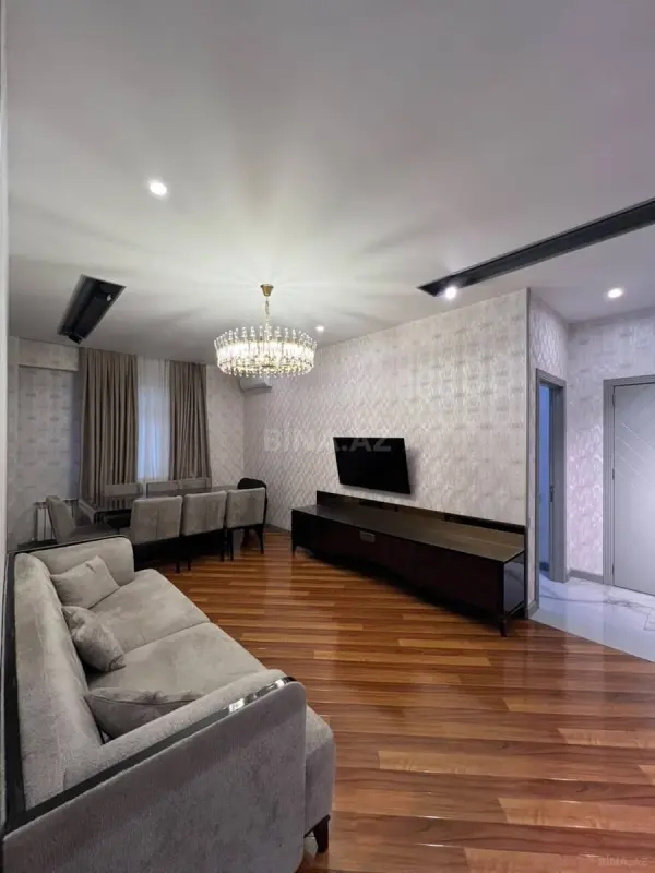 Satılır 3 otaqlı mənzil 107 m²
