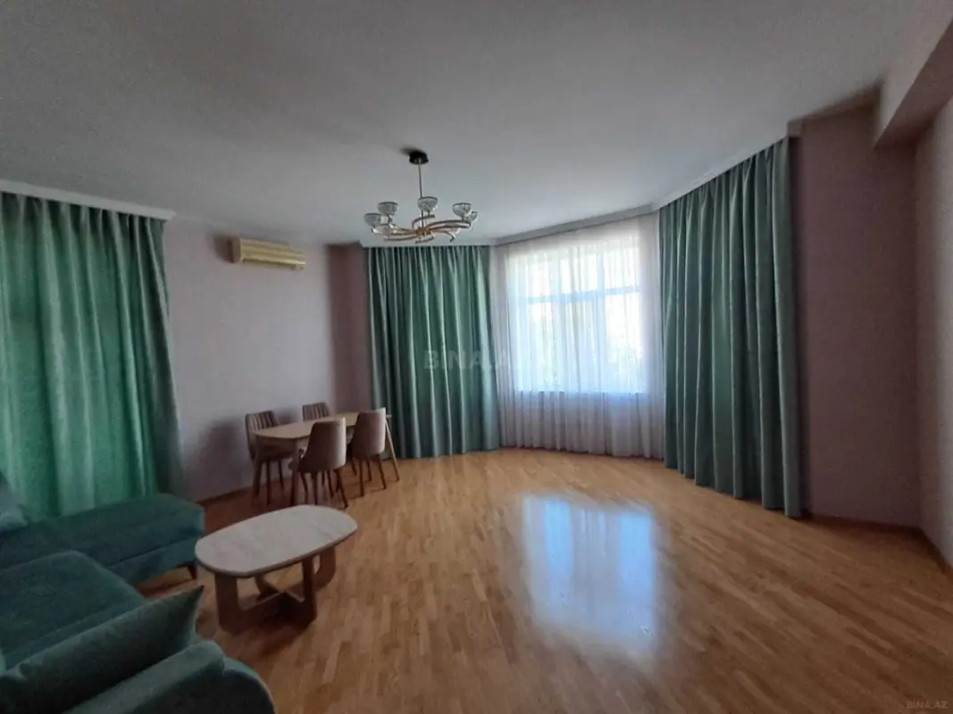 Kirayə verilir 2 otaqlı mənzil 110 m²