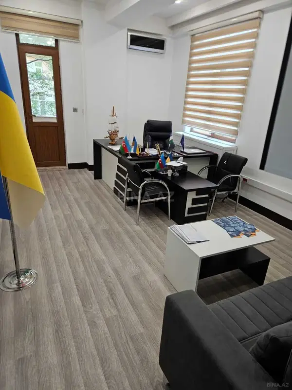 Kirayə verilir 3 otaqlı ofis 94 m²