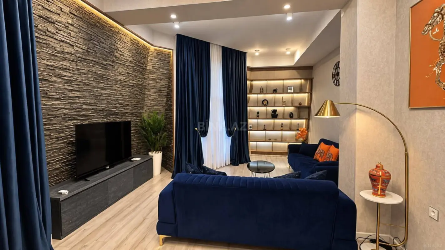 Kirayə verilir 2 otaqlı mənzil 110 m²