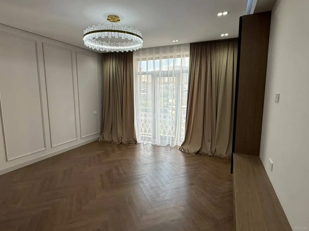 Satılır 3 otaqlı mənzil 115 m²