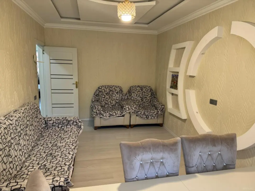 Kirayə verilir 2 otaqlı mənzil 70 m²