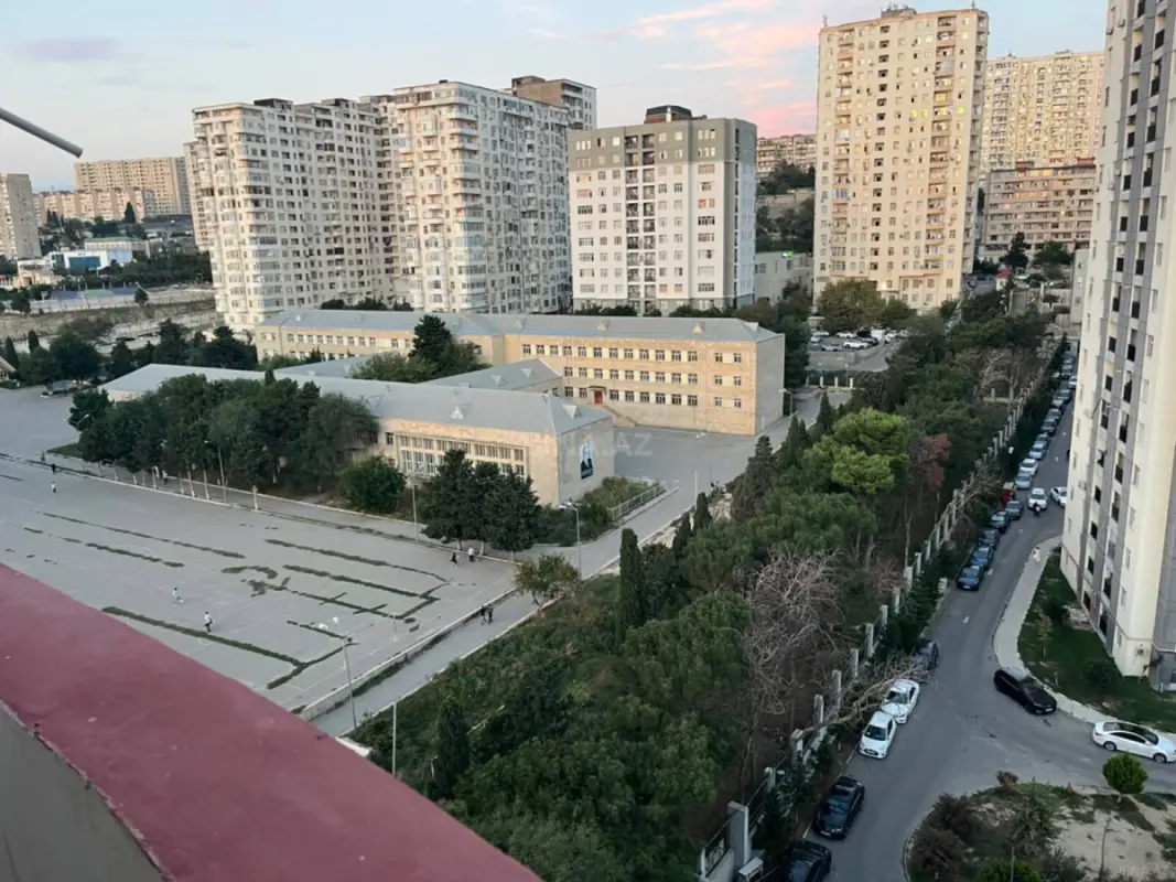 Satılır 2 otaqlı mənzil 82 m²