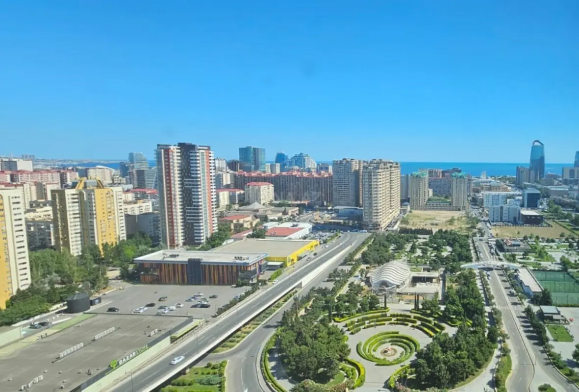 Kirayə verilir 4 otaqlı mənzil 220 m²