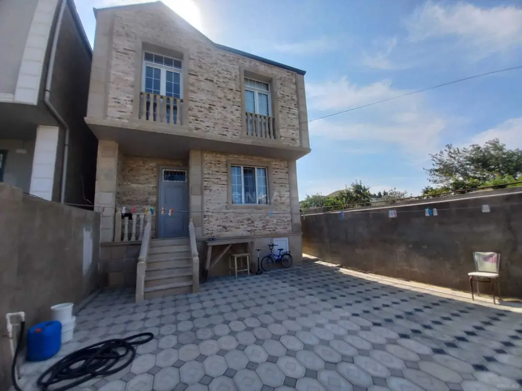 Satılır 4 otaqlı həyət evi 100 m²