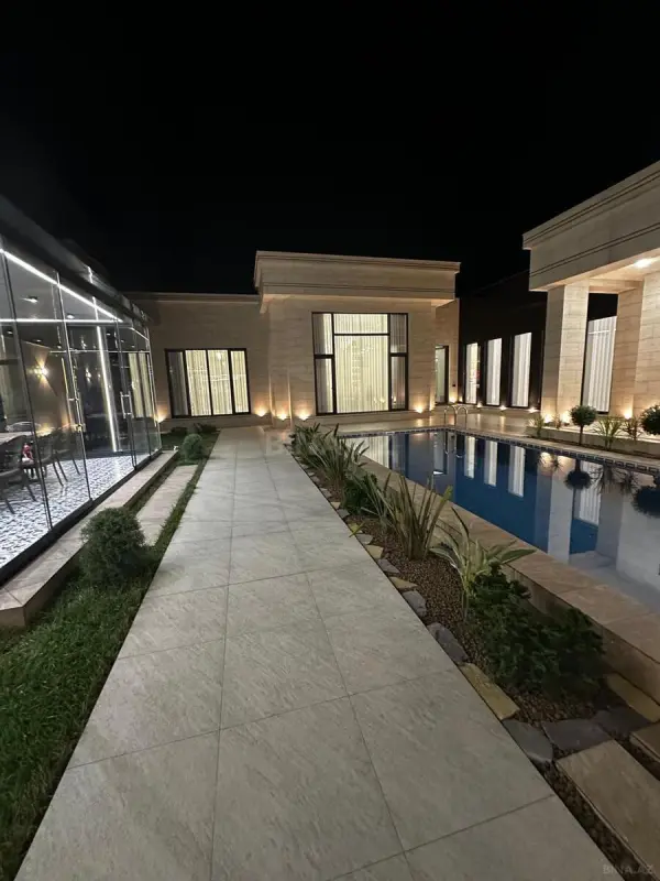 Satılır 5 otaqlı həyət evi 220 m²