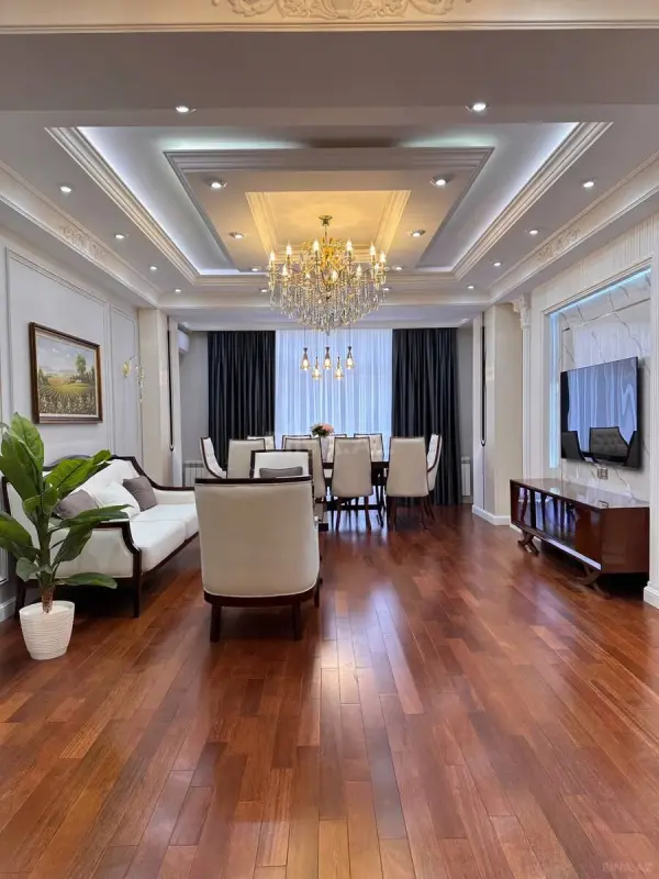 Satılır 4 otaqlı mənzil 174 m²