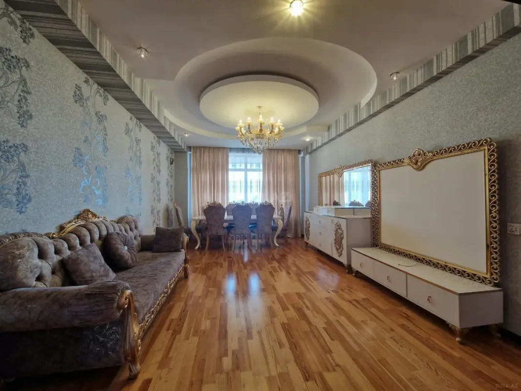 Satılır 3 otaqlı mənzil 140 m²