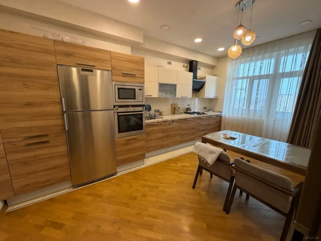 Satılır 2 otaqlı mənzil 92 m²