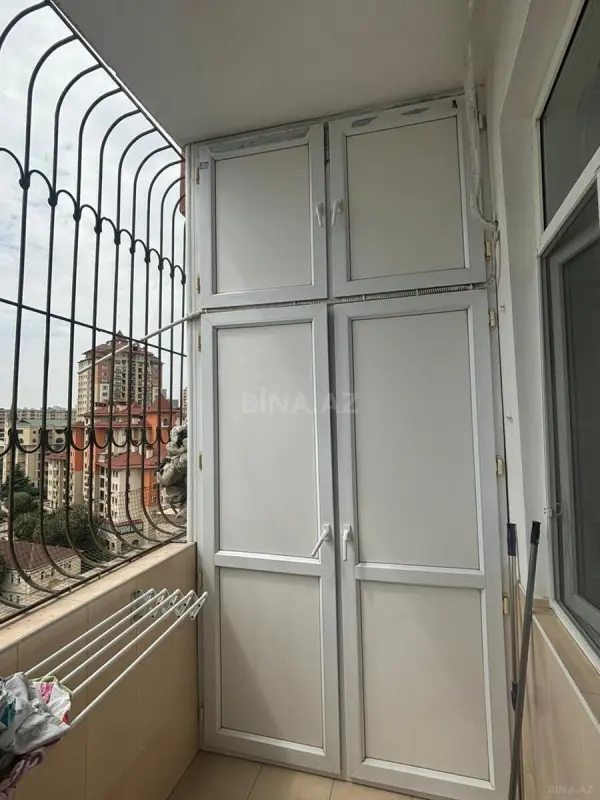 Satılır 3 otaqlı mənzil 126 m²