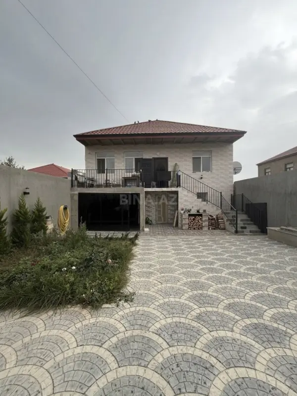 Satılır 6 otaqlı həyət evi 200 m²