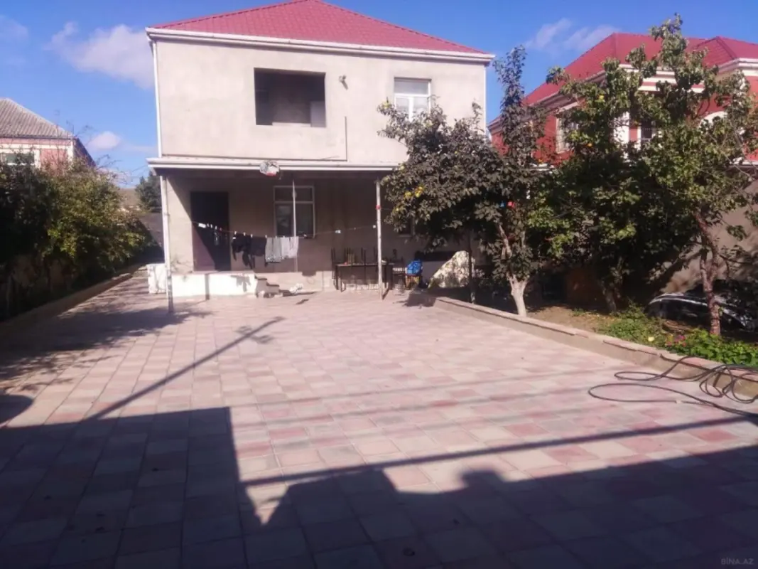 Kirayə verilir 6 otaqlı həyət evi 200 m²