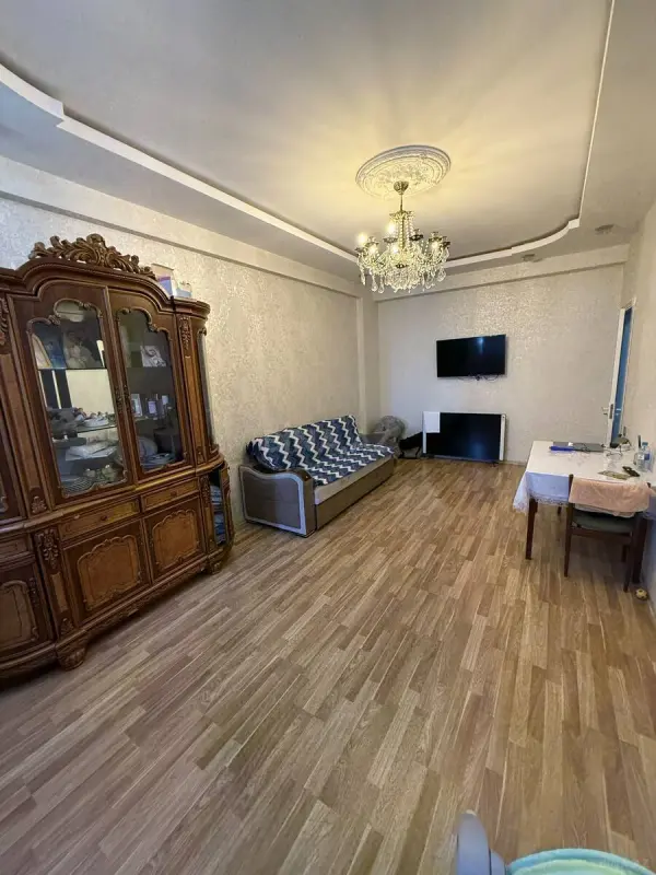 Satılır 2 otaqlı mənzil 83 m²