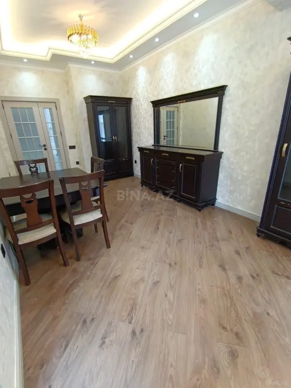 Kirayə verilir 2 otaqlı mənzil 74 m²
