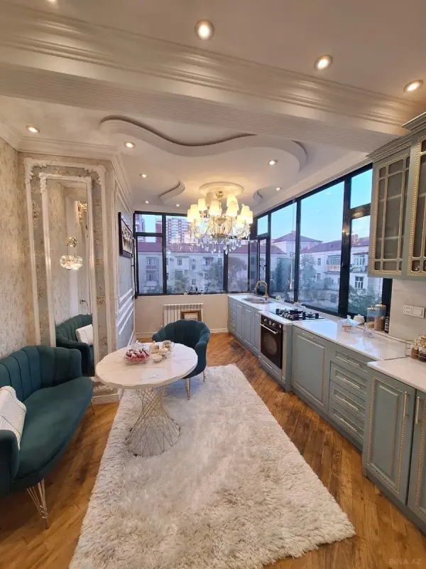 Satılır 4 otaqlı mənzil 105 m²