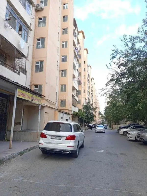 Satılır 5 otaqlı mənzil 60 m²