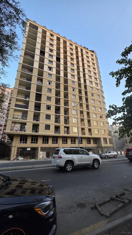 Satılır 3 otaqlı mənzil 156.8 m²