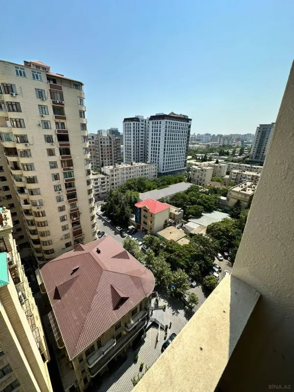Kirayə verilir 4 otaqlı mənzil 159 m²