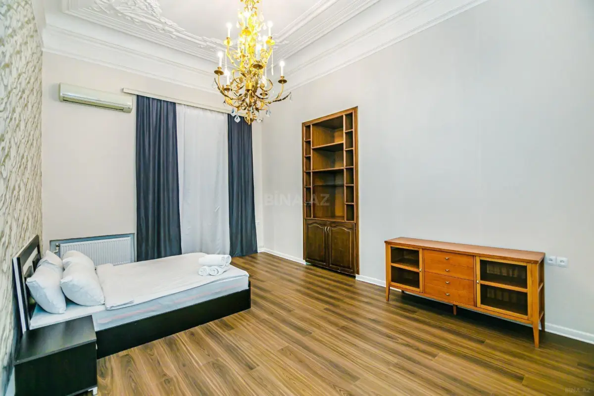 Kirayə verilir 2 otaqlı mənzil 86 m²