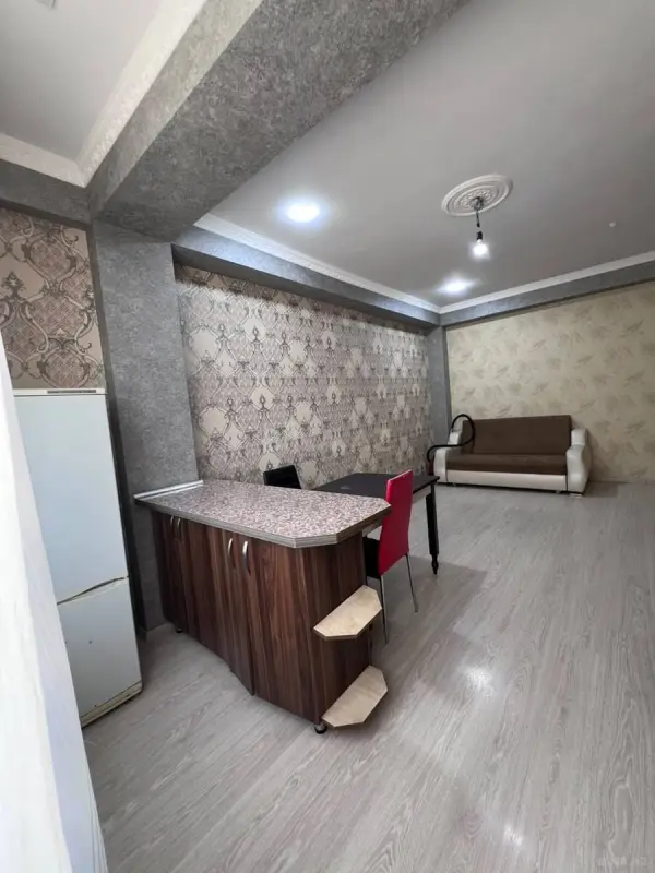 Kirayə verilir 2 otaqlı mənzil 42 m²