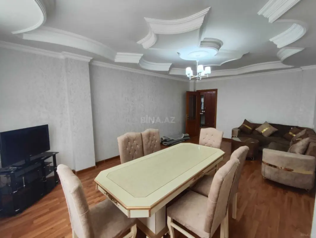 Kirayə verilir 2 otaqlı mənzil 90 m²