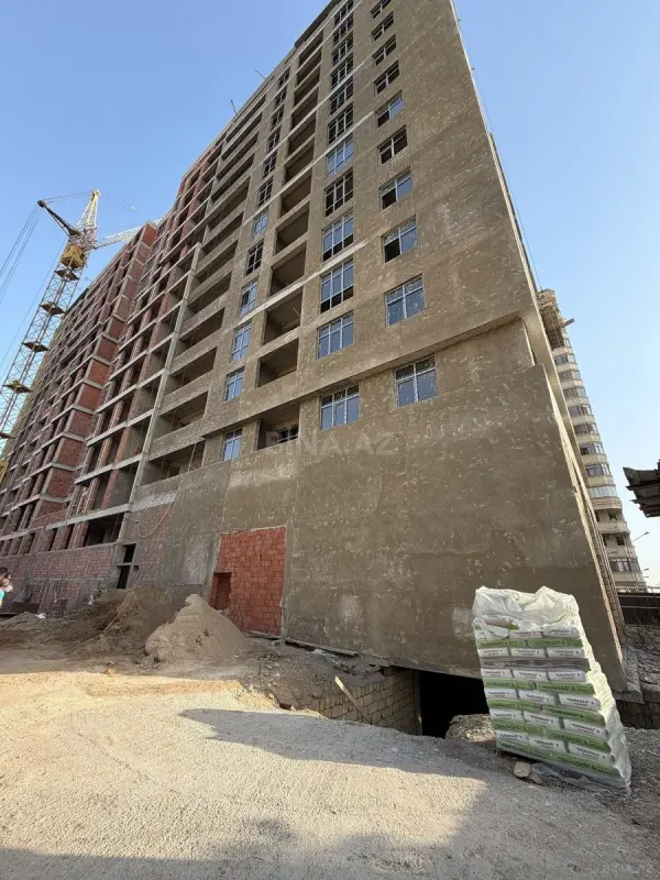 Satılır 4 otaqlı mənzil 157 m²