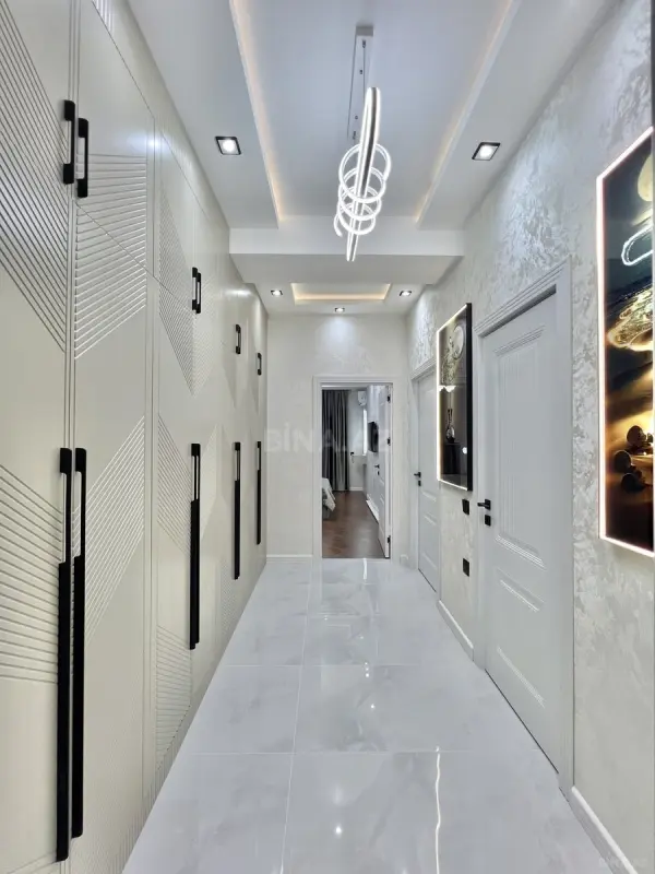 Satılır 2 otaqlı mənzil 61 m²