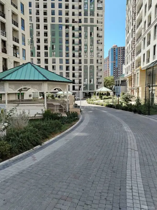 Satılır 3 otaqlı mənzil 143 m²