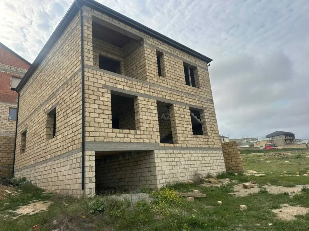 Satılır 7 otaqlı həyət evi 260 m²
