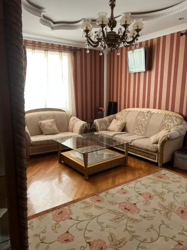 Kirayə verilir 3 otaqlı mənzil 120 m²