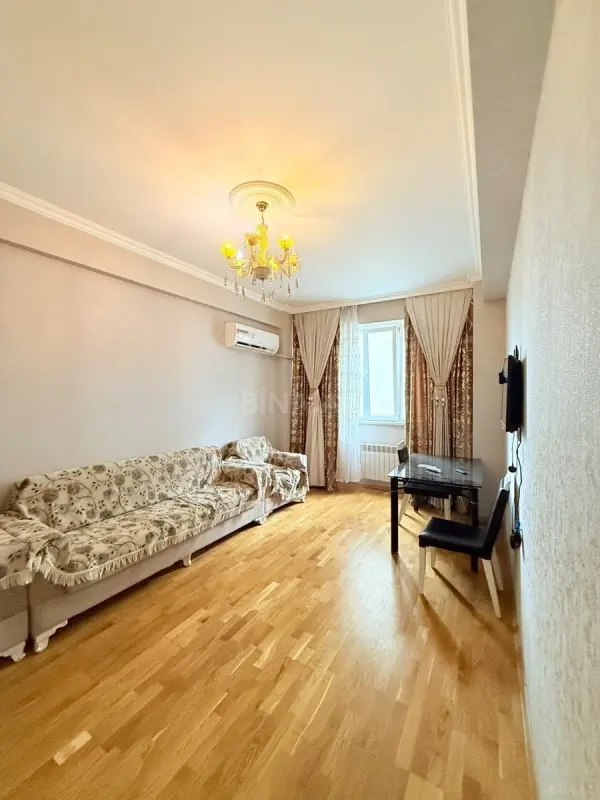Satılır 2 otaqlı mənzil 62 m²