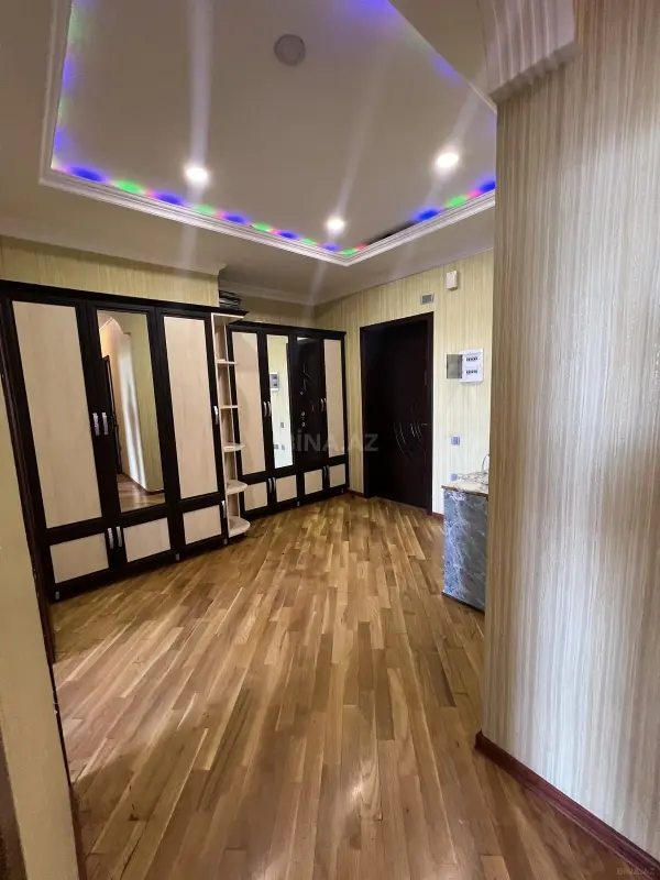 Kirayə verilir 3 otaqlı mənzil 120 m²