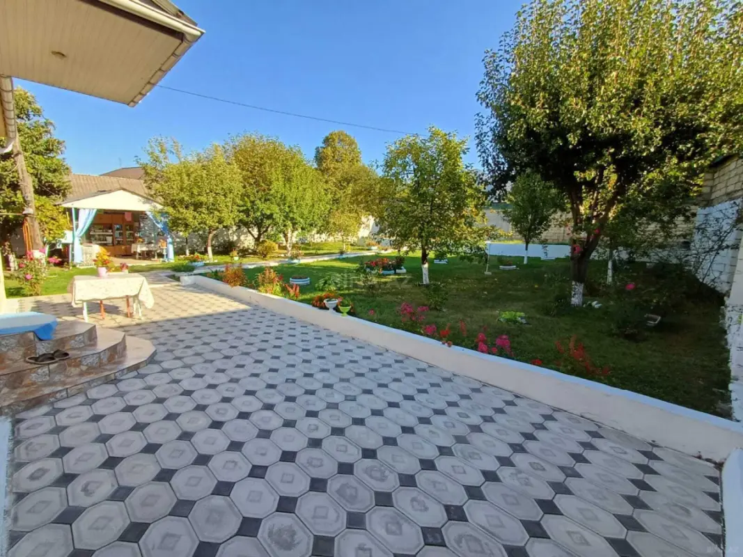 Satılır 5 otaqlı həyət evi 100 m²