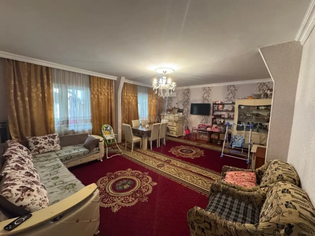 Satılır 5 otaqlı mənzil 120 m²