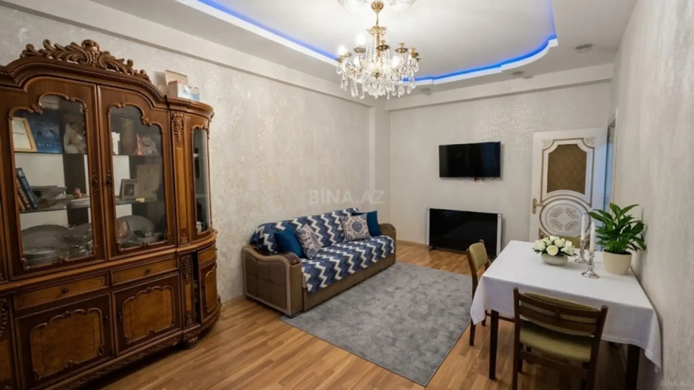 Satılır 2 otaqlı mənzil 83 m²