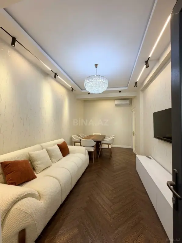 Kirayə verilir 2 otaqlı mənzil 75 m²