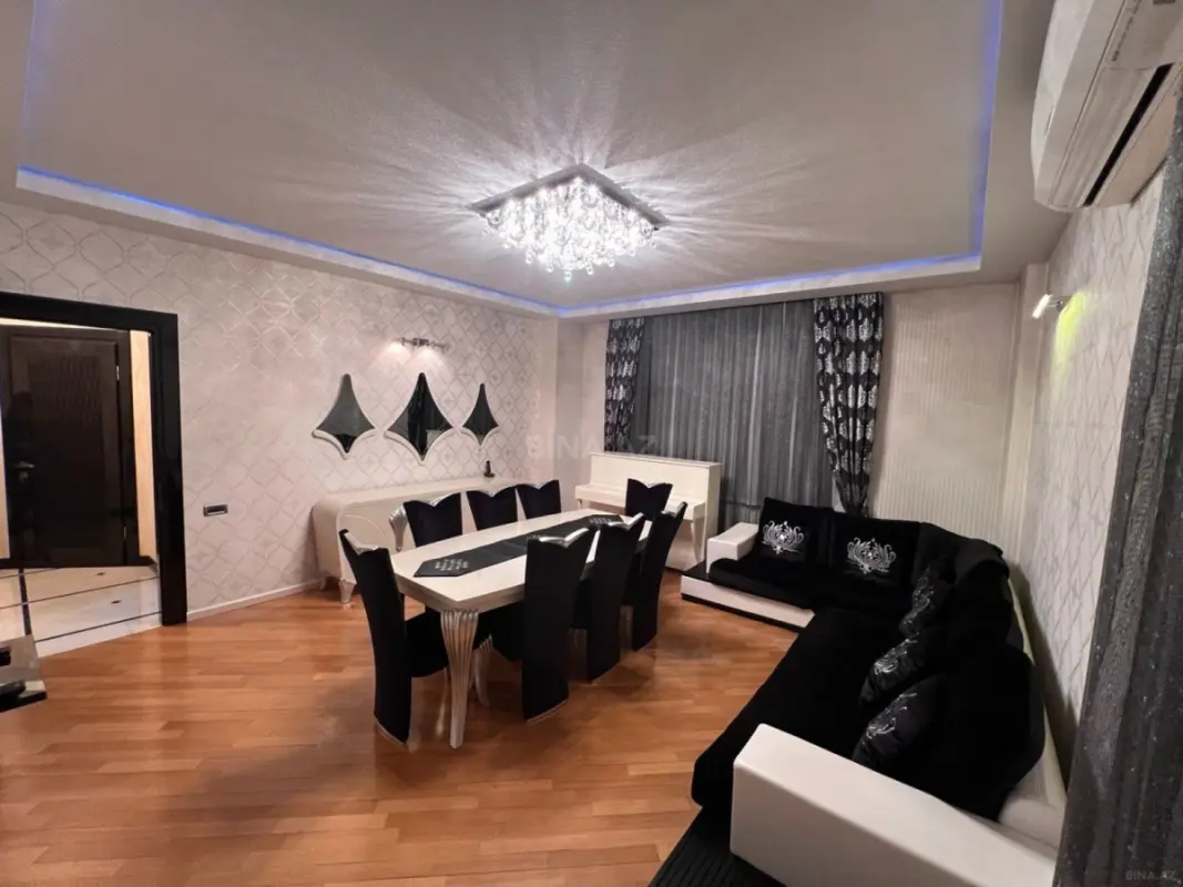 Kirayə verilir 2 otaqlı mənzil 90 m²