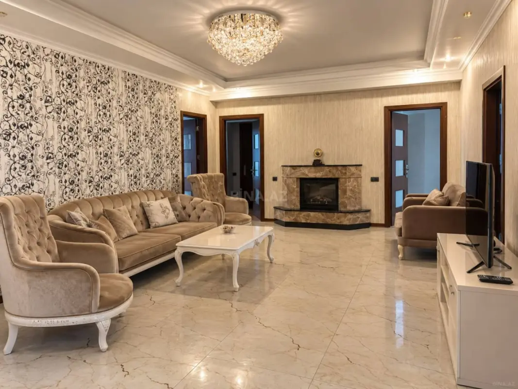 Satılır 5 otaqlı mənzil 305 m²