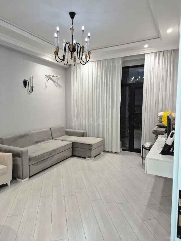 Satılır 2 otaqlı mənzil 61 m²