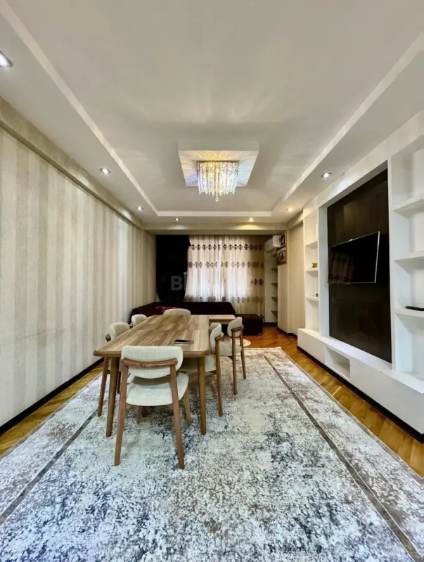 Kirayə verilir 3 otaqlı mənzil 120 m²