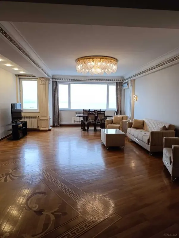 Kirayə verilir 3 otaqlı mənzil 180 m²