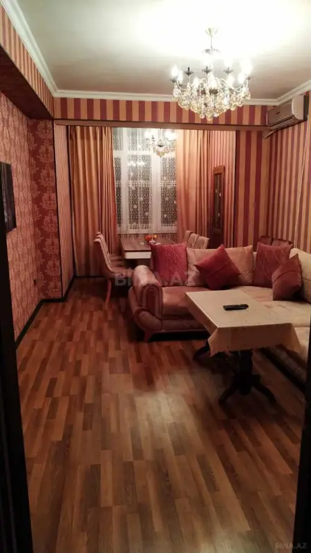 Satılır 2 otaqlı mənzil 82 m²