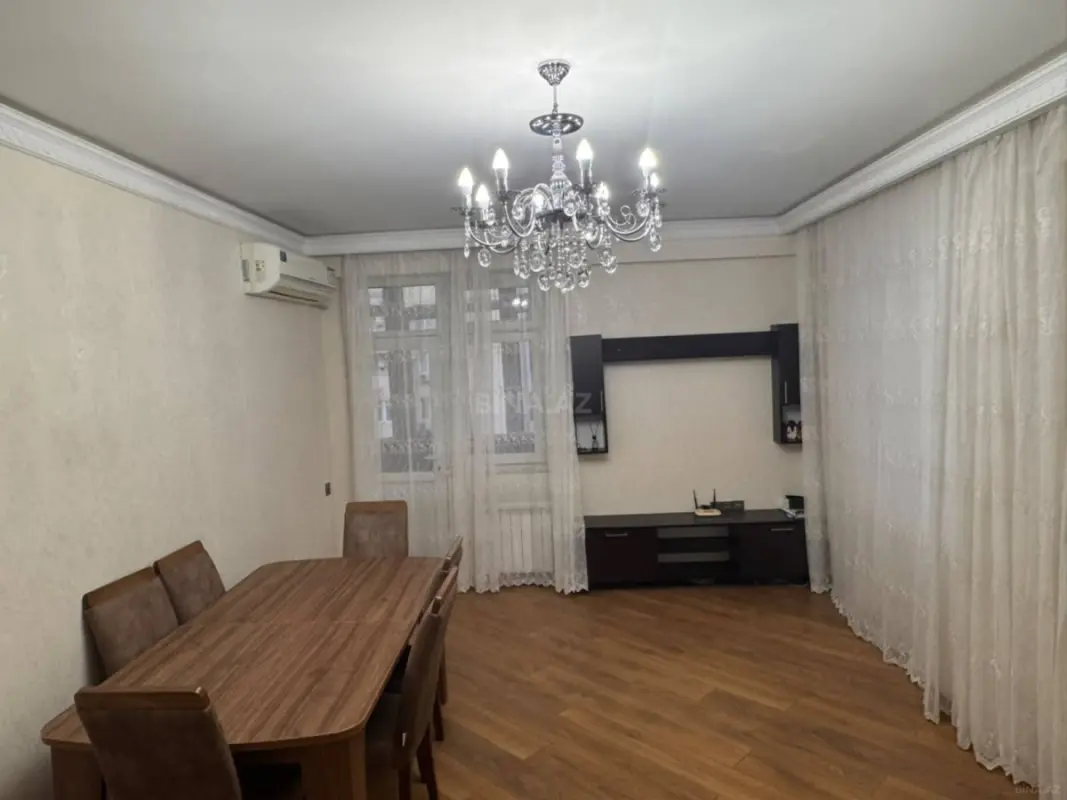 Kirayə verilir 2 otaqlı mənzil 91 m²