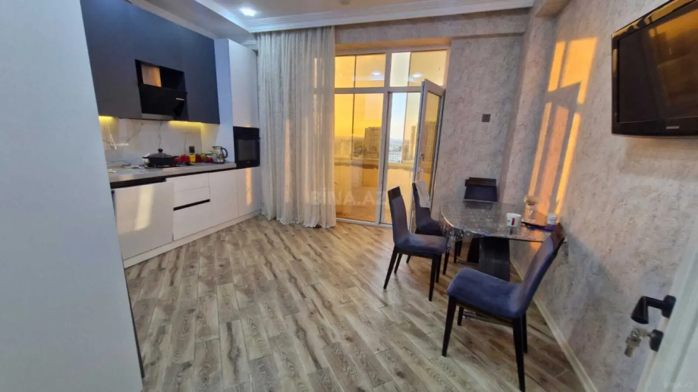 Satılır 3 otaqlı mənzil 101 m²
