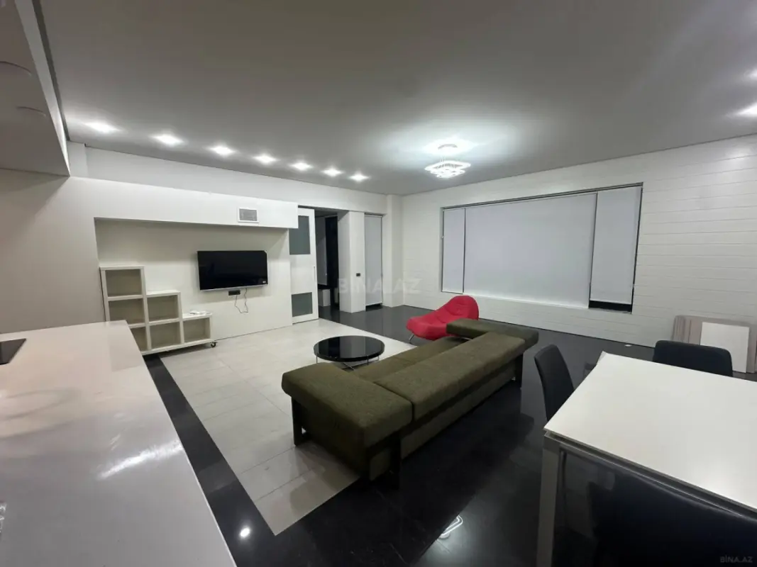 Satılır 3 otaqlı mənzil 140 m²